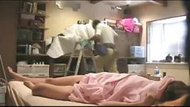 老师他妈的跟大学女生