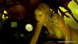 有猫的人惊奇西班牙成熟妇女