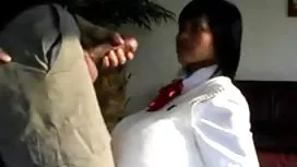 当客户乱搞她时，拉丁妓女尖叫