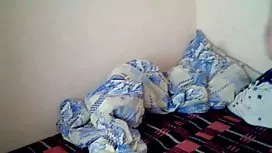 丰满的金发女郎手淫公鸡