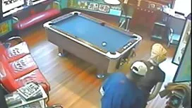 单身母亲被独生子女强奸
