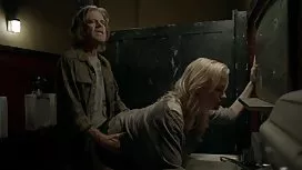 成熟的墨西哥人主宰着一个年轻人来操她的野兽