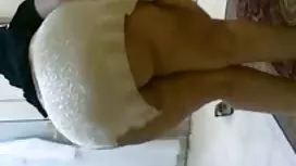 Folladón与最好的朋友充满他的女朋友